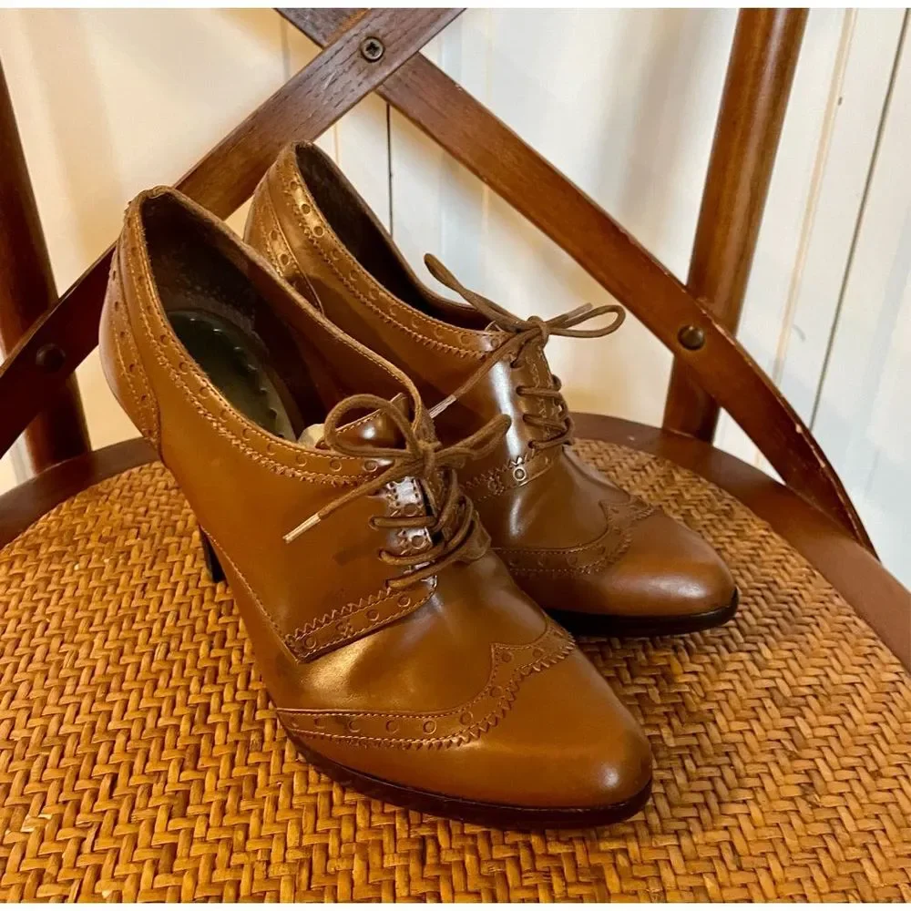 Bcbg girls leather heeled booties size 6.5